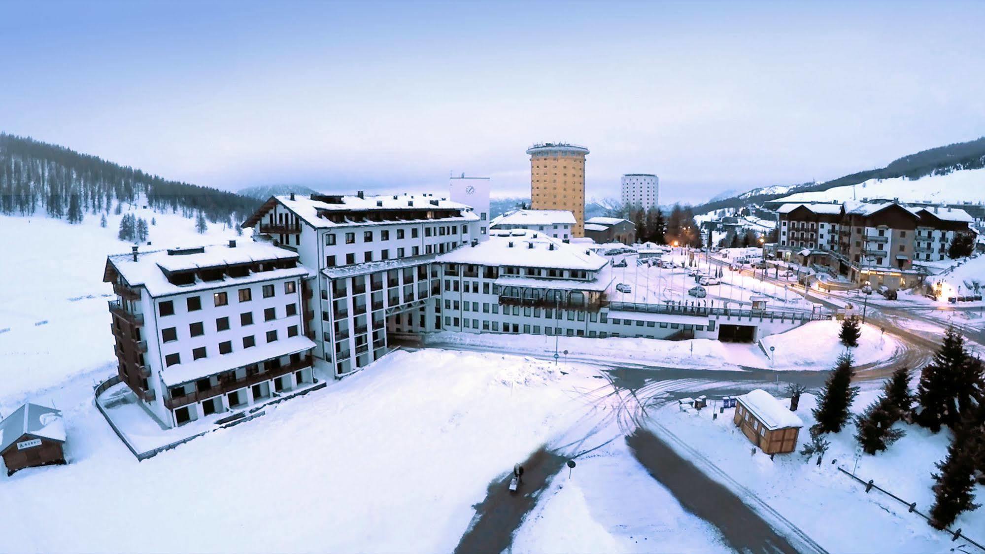 Grand Hotel Duchi D'Aosta Colle Colle Sestriere Esterno foto