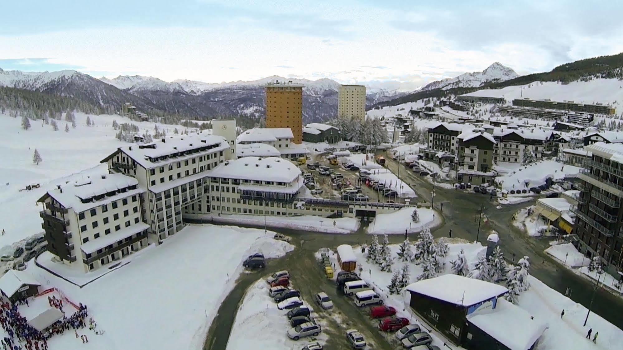 Grand Hotel Duchi D'Aosta Colle Colle Sestriere Esterno foto