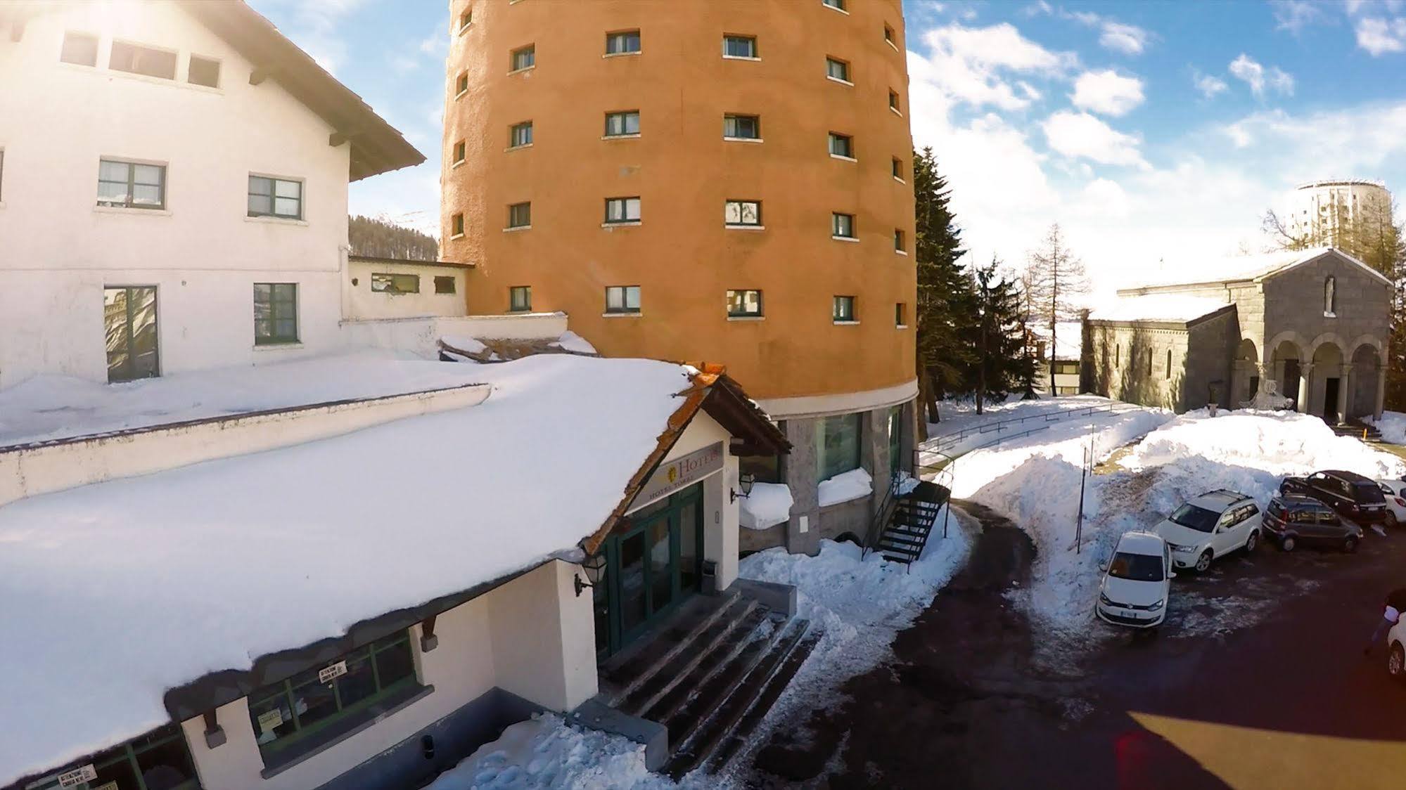 Grand Hotel Duchi D'Aosta Colle Colle Sestriere Esterno foto