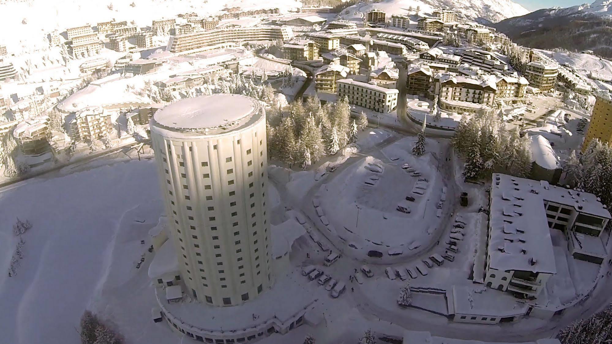 Grand Hotel Duchi D'Aosta Colle Colle Sestriere Esterno foto