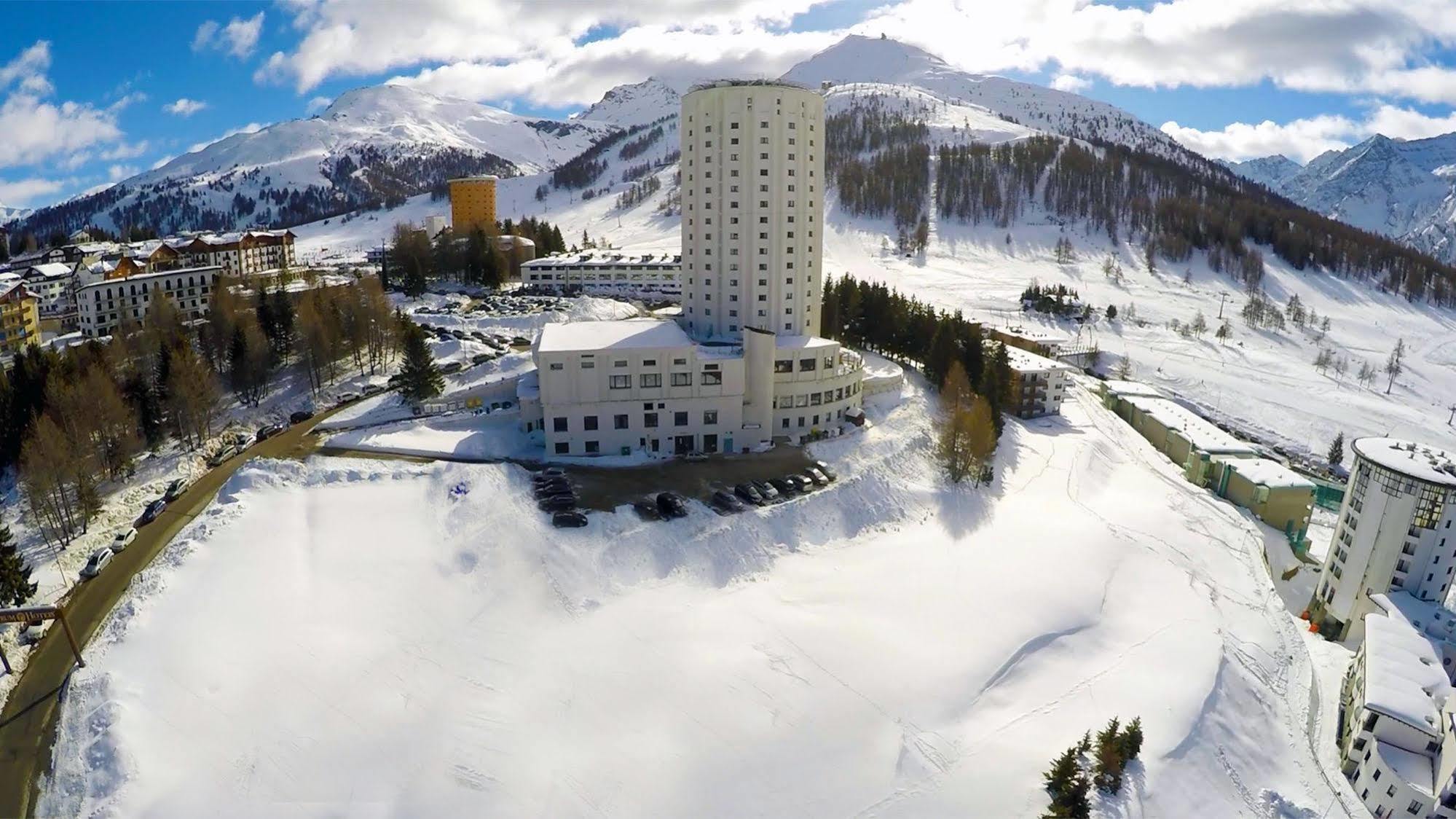 Grand Hotel Duchi D'Aosta Colle Colle Sestriere Esterno foto